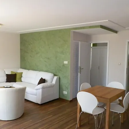 Twee Linden Warnemuende Stolteraa