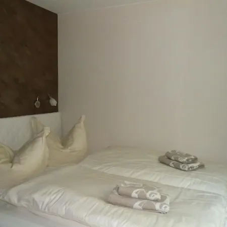 Twee Linden Warnemuende Stolteraa